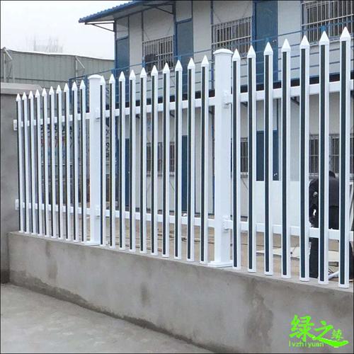 塑鋼P(yáng)VC護(hù)欄 現(xiàn)代圍欄解決方案的多功能應(yīng)用與優(yōu)勢